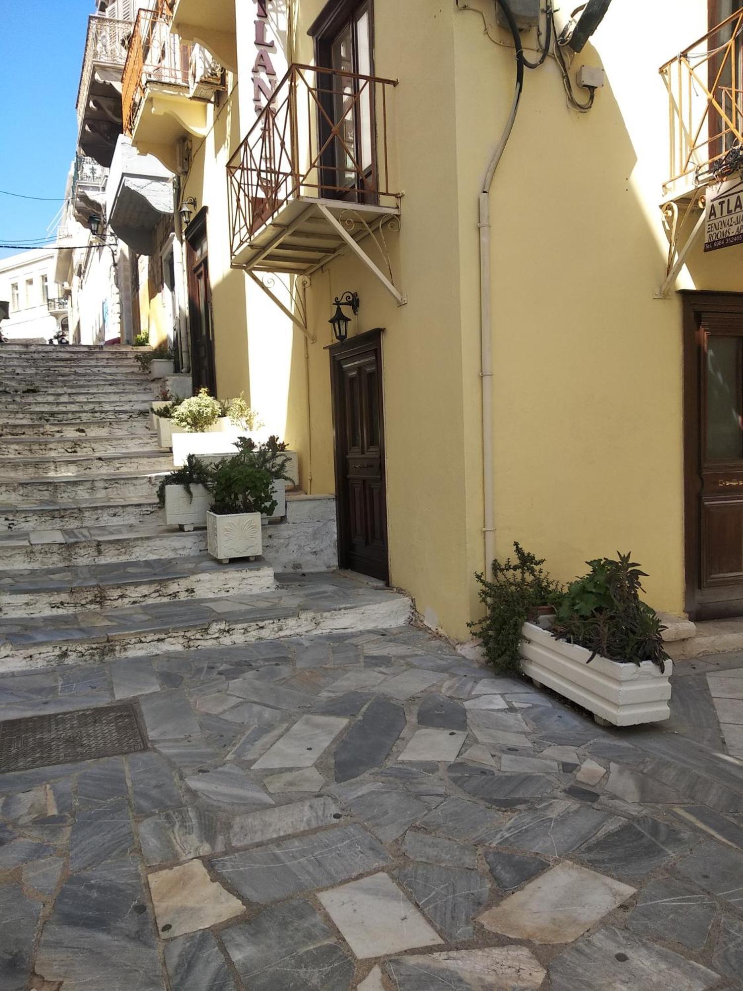 Atlantis Hotel Ermoupoli Exterior photo